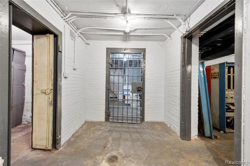 main property photo 45