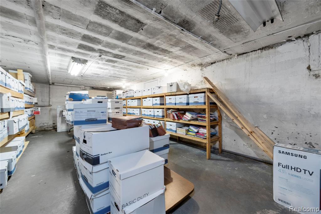 main property photo 46