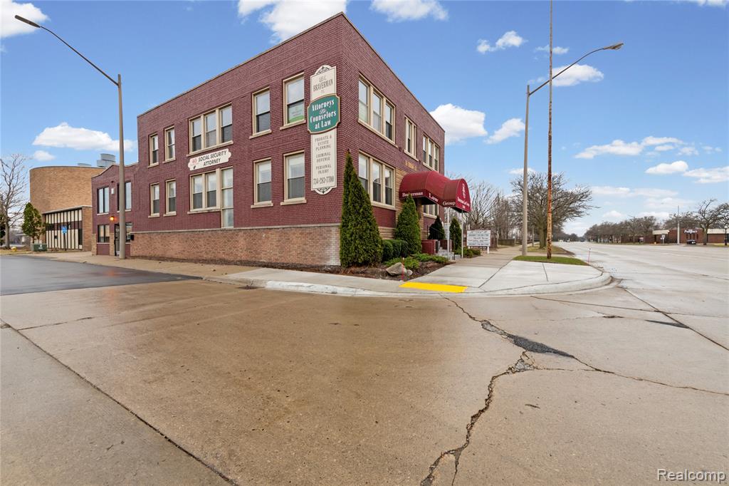 main property photo 49