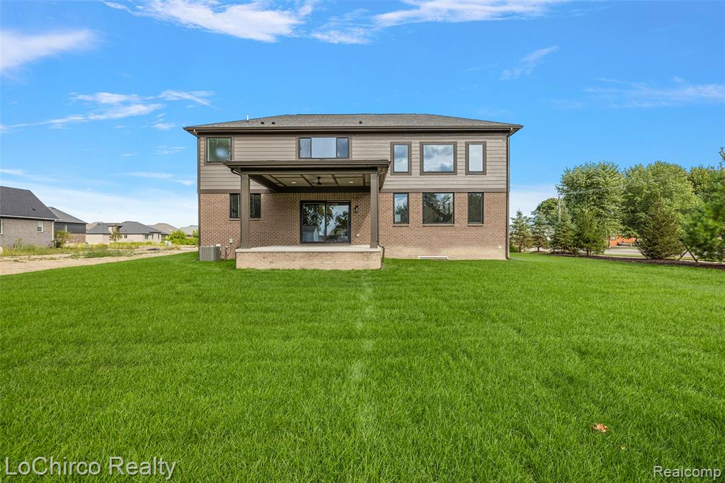 main property photo 11