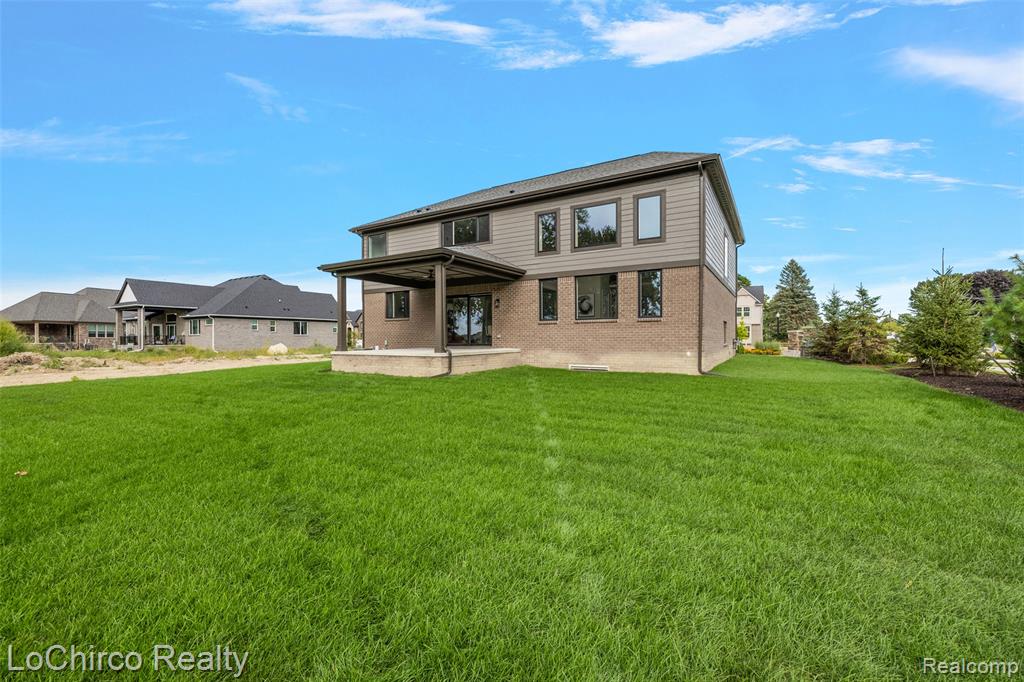 main property photo 12