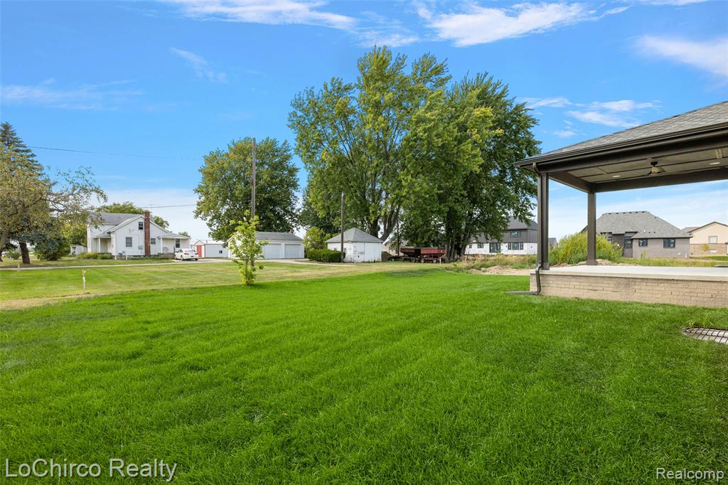 main property photo 13