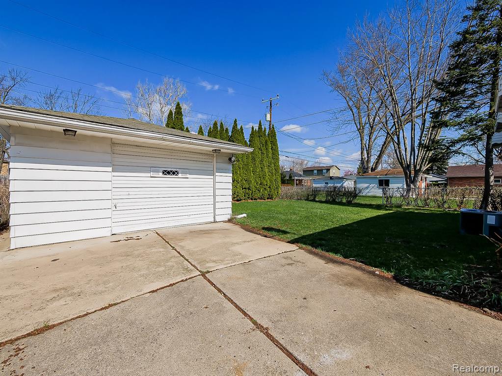 main property photo 22