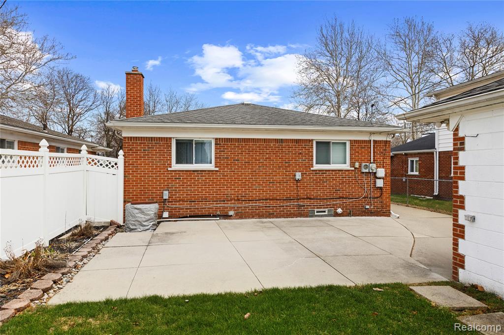 main property photo 23