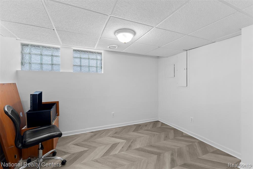 main property photo 20