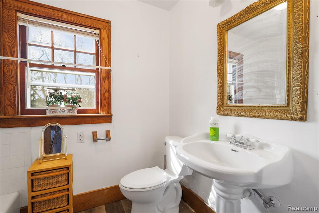 main property photo 11