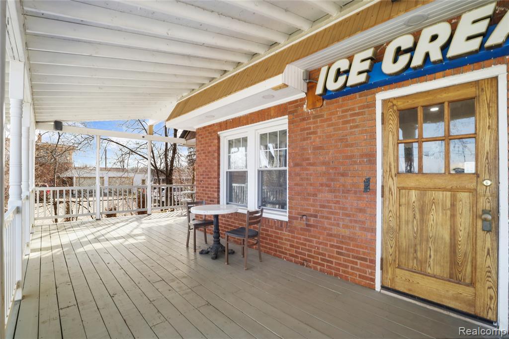 main property photo 18