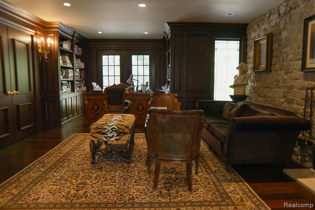 main property photo 15