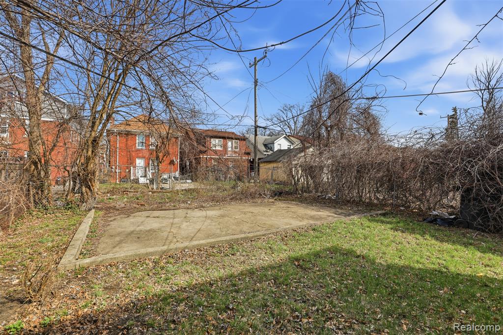 main property photo 18