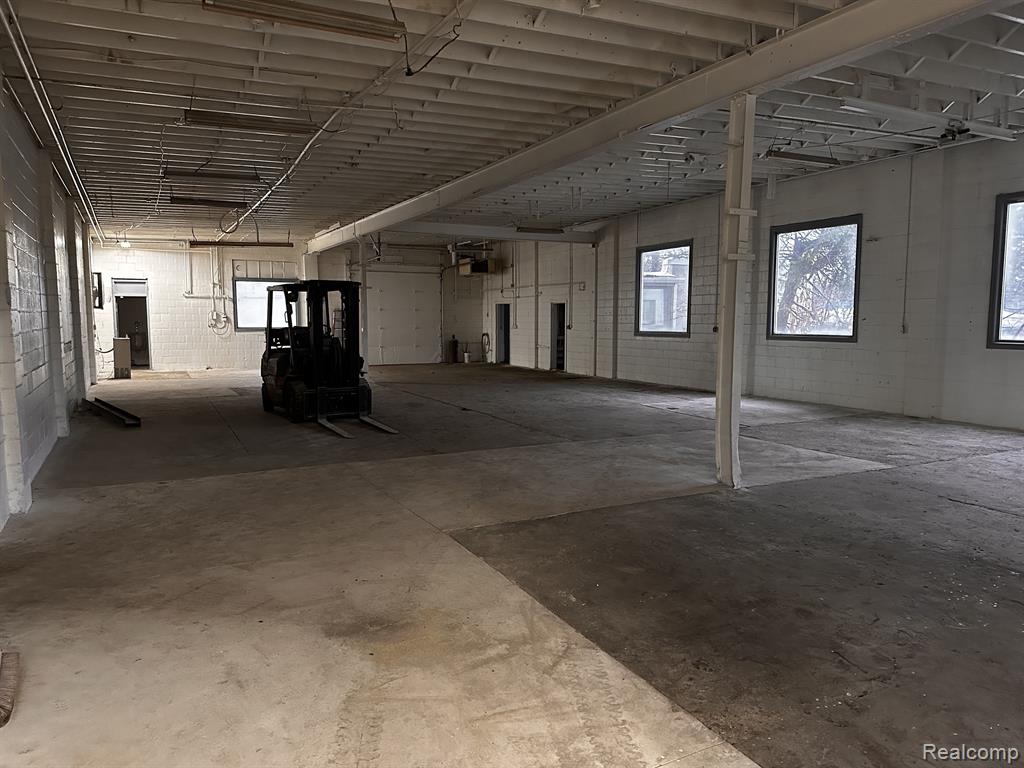 main property photo 16