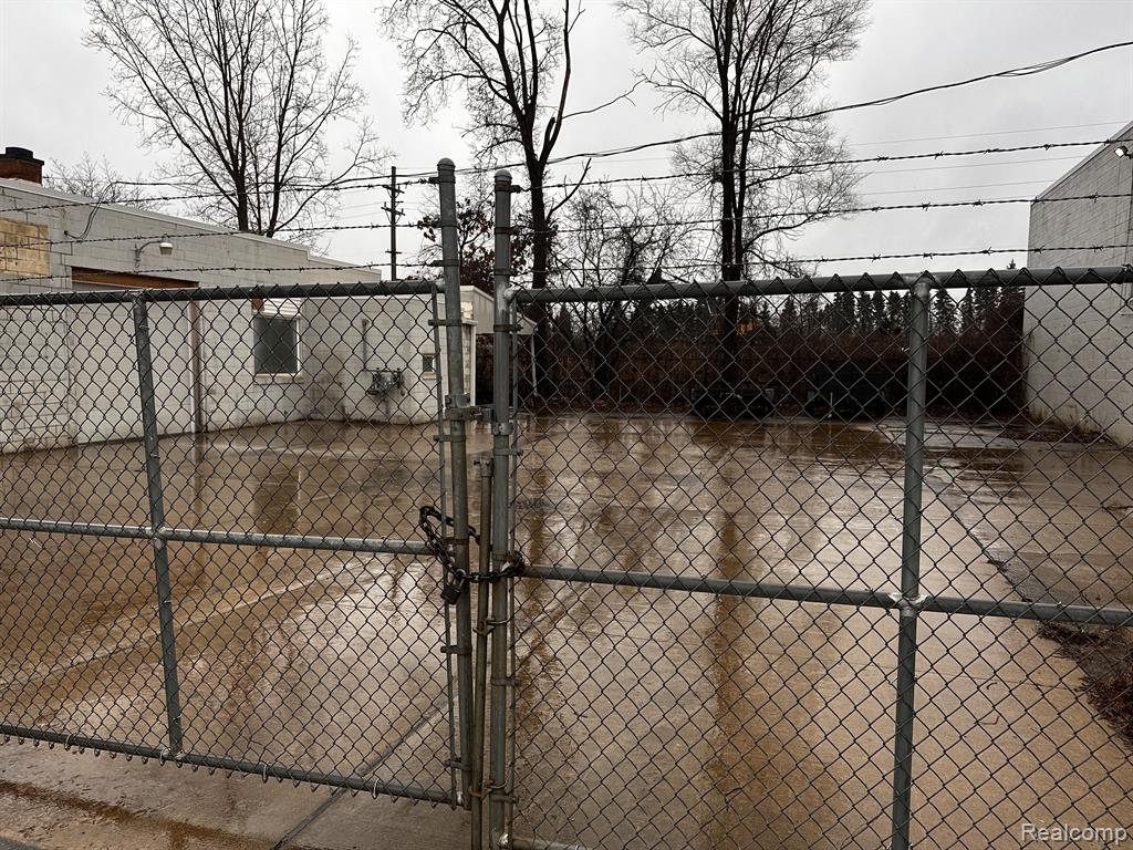 main property photo 4