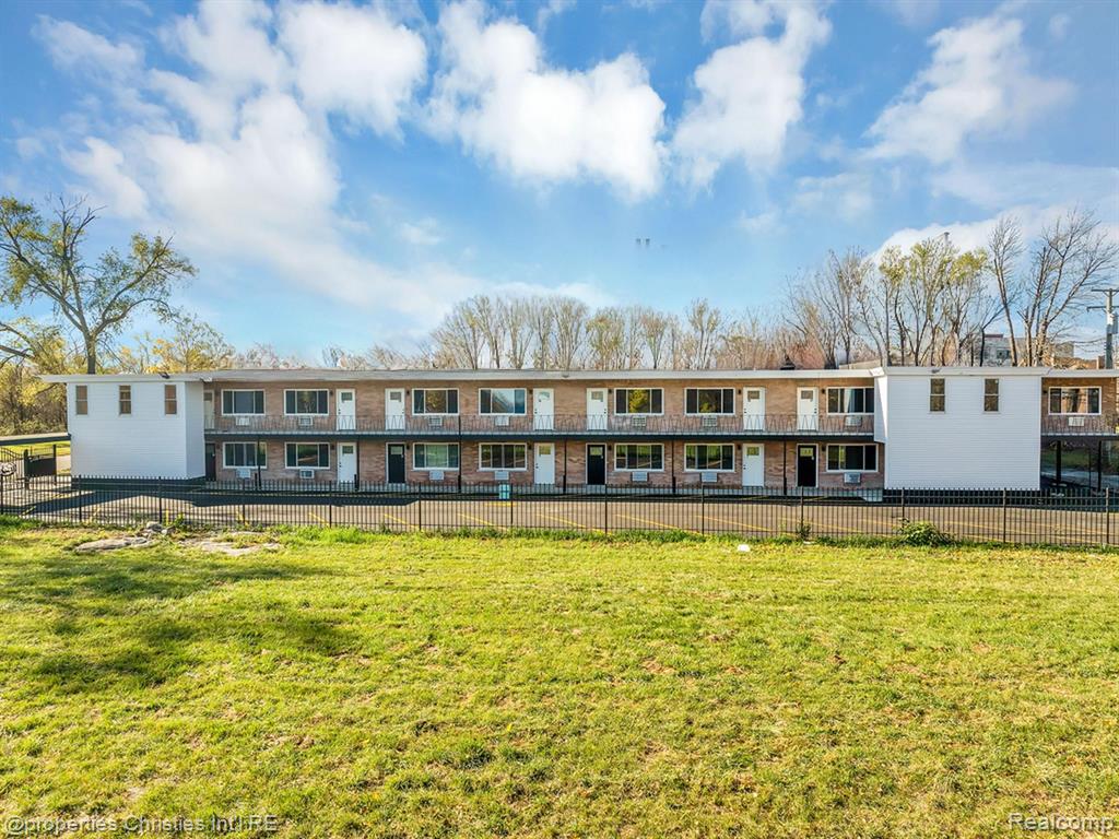 main property photo 28