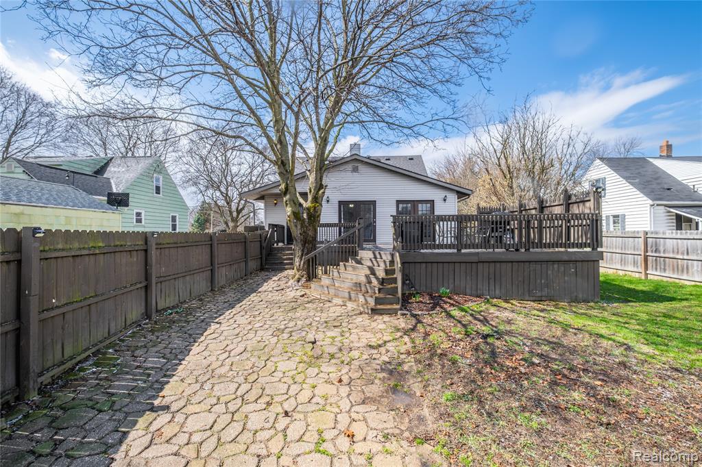 main property photo 23