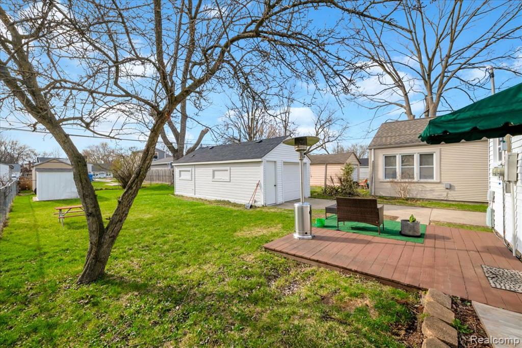 main property photo 13