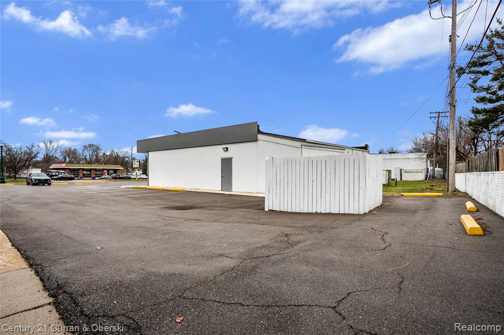 main property photo 25