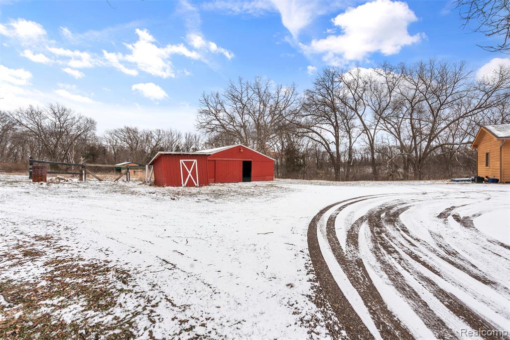main property photo 28