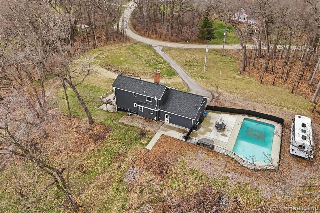 main property photo 34