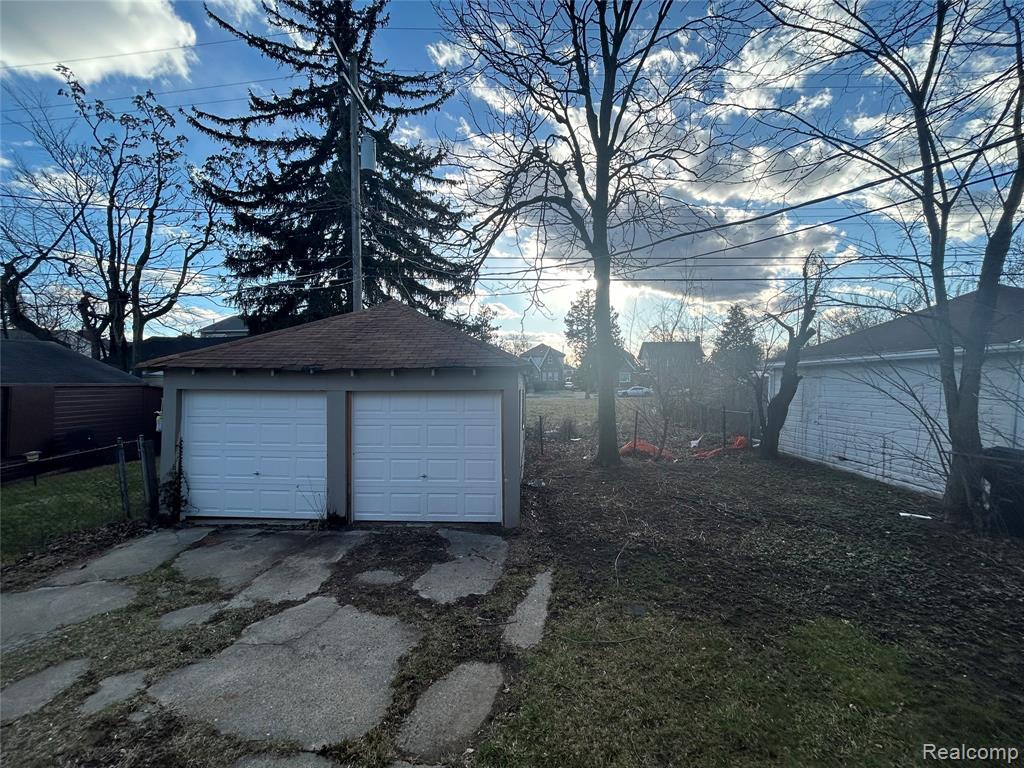 main property photo 39