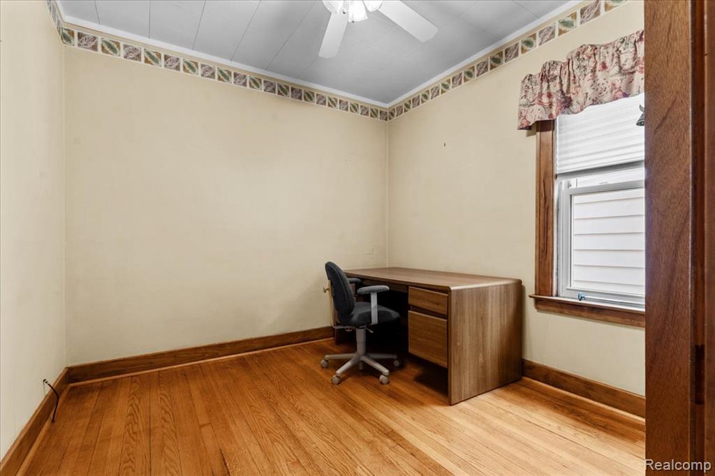 main property photo 12