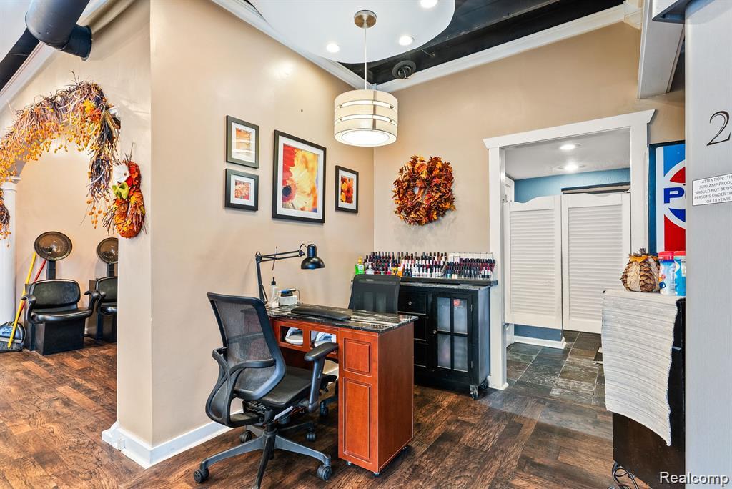 main property photo 10