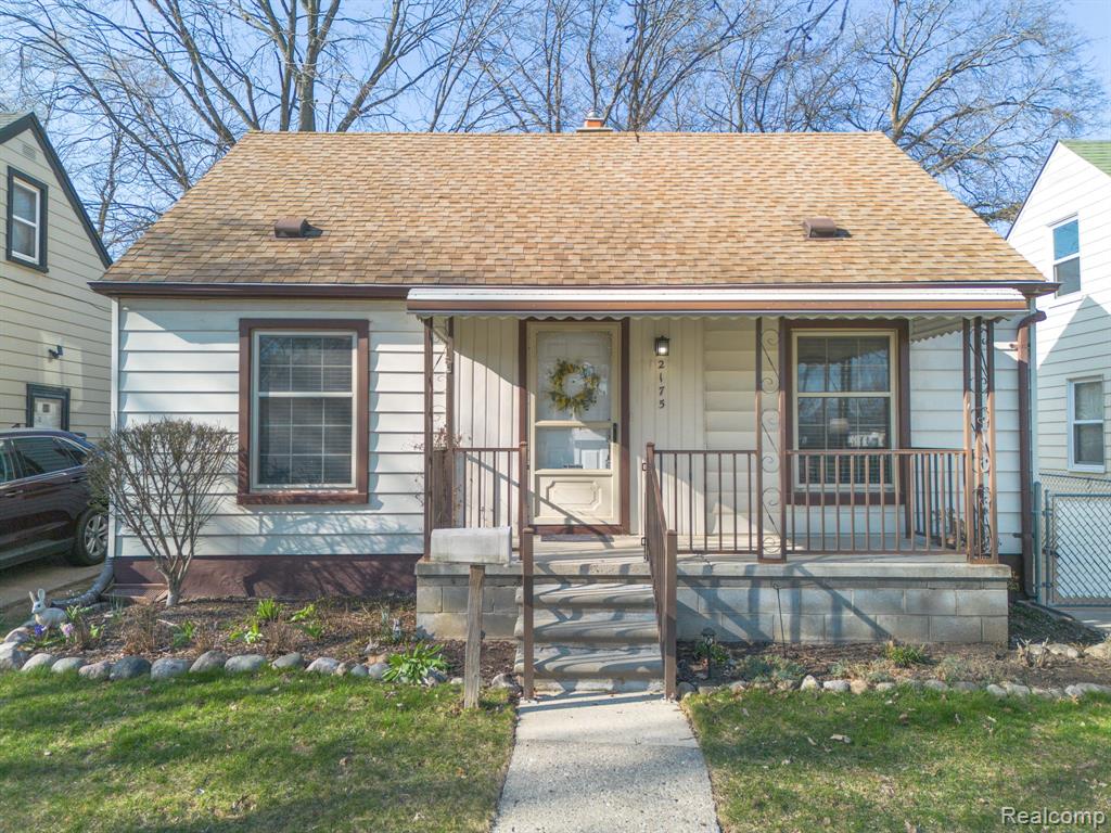 main property photo 28