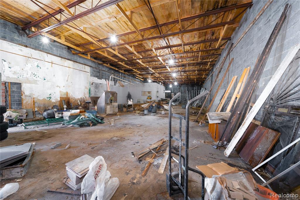 main property photo 12