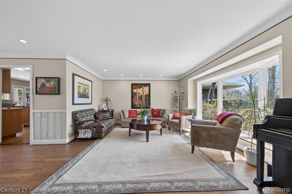 main property photo 50