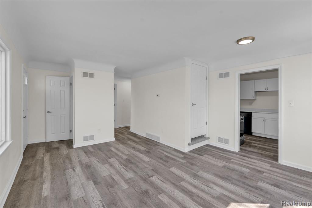 property viewer photo 13