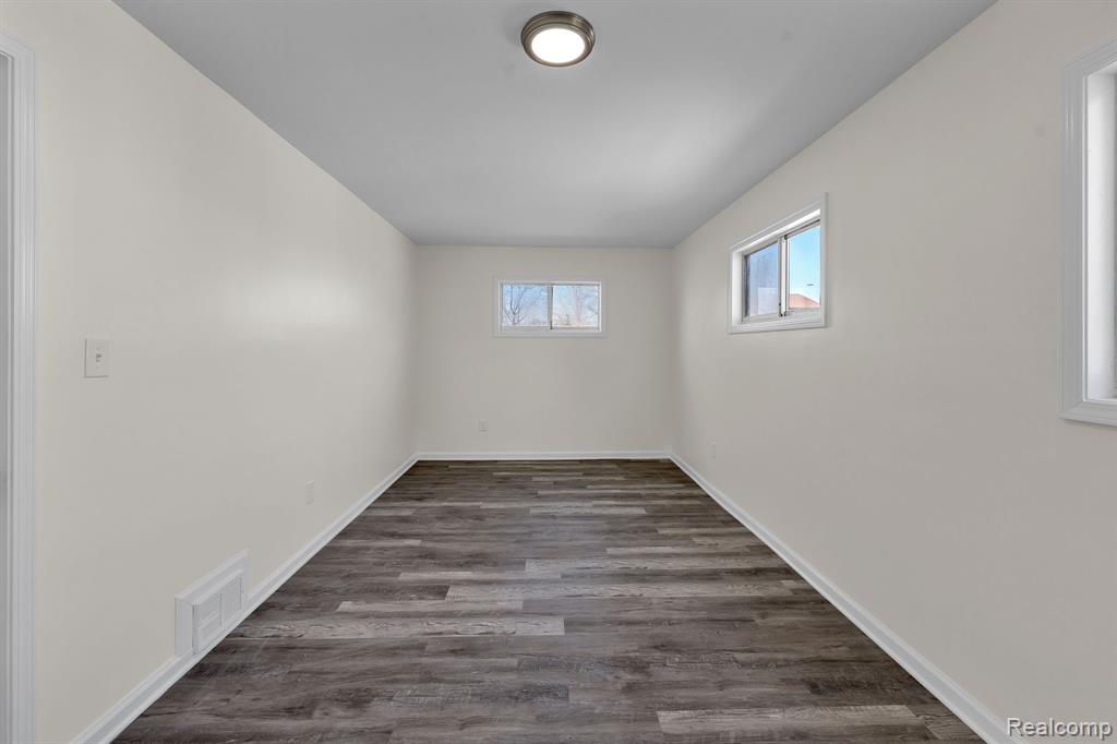 property viewer photo 17