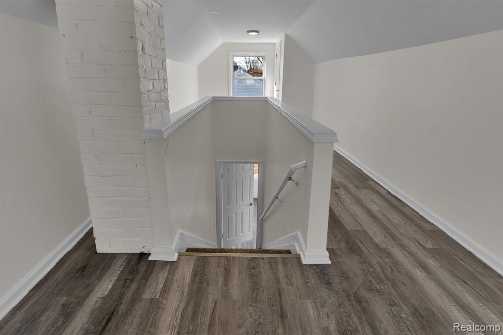 property viewer photo 20