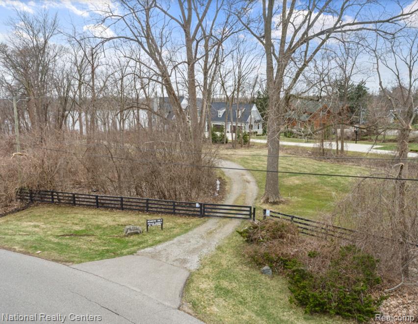 main property photo 10