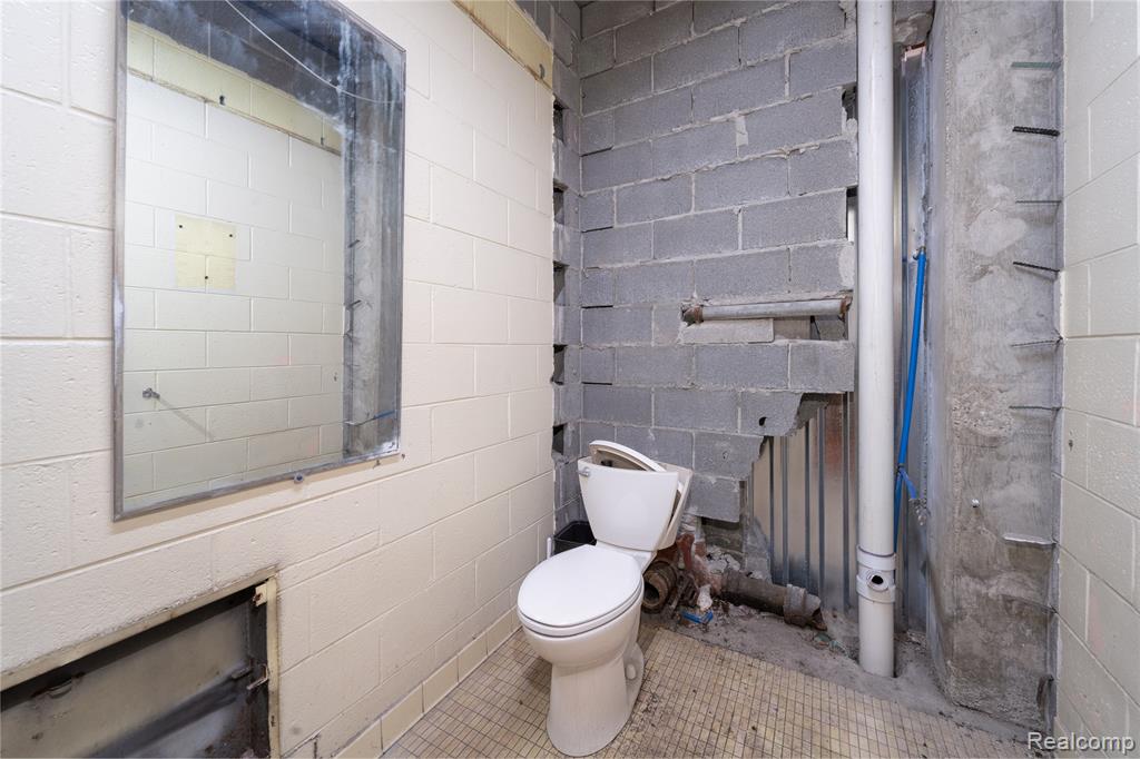 main property photo 17
