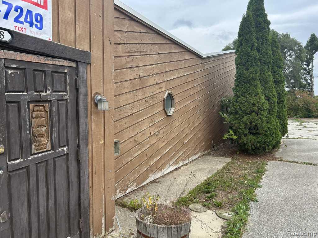 main property photo 20