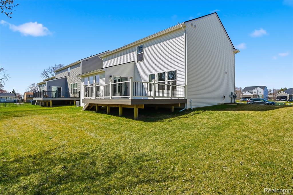main property photo 39