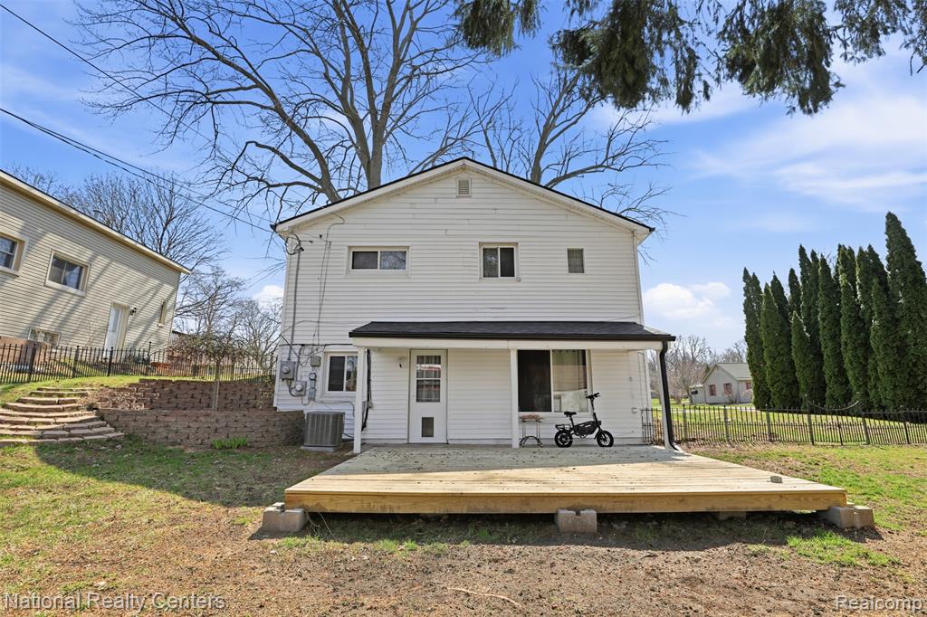 main property photo 16