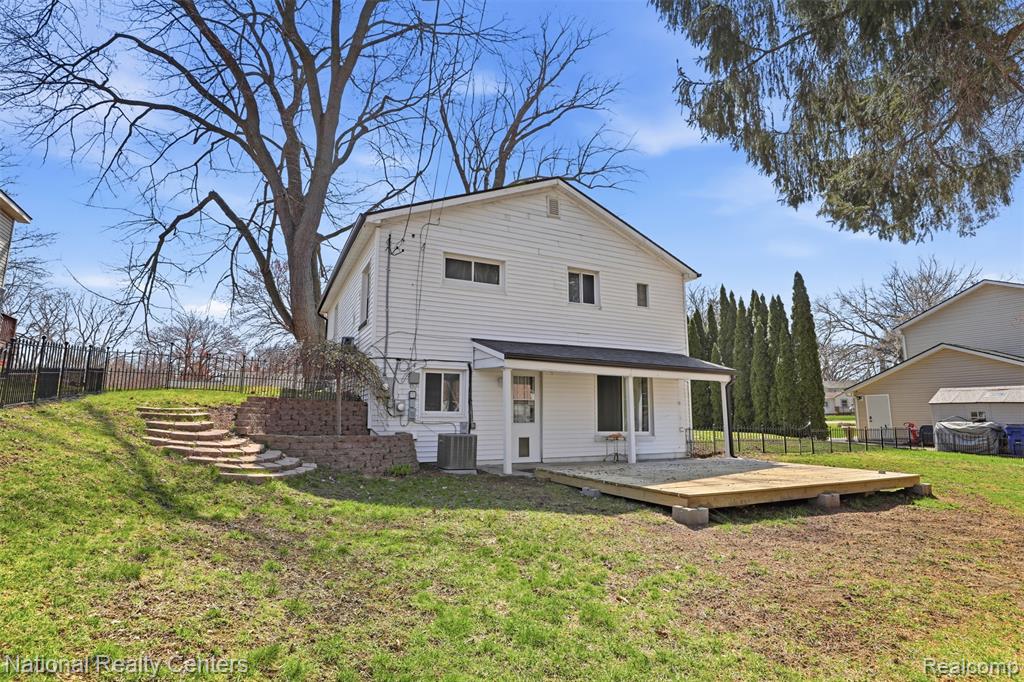 main property photo 17