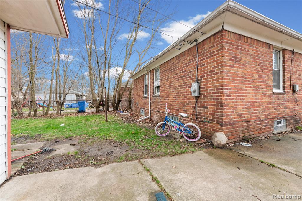 main property photo 19