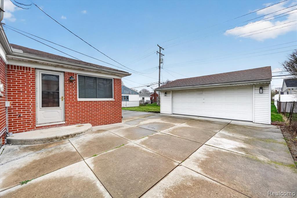 main property photo 19