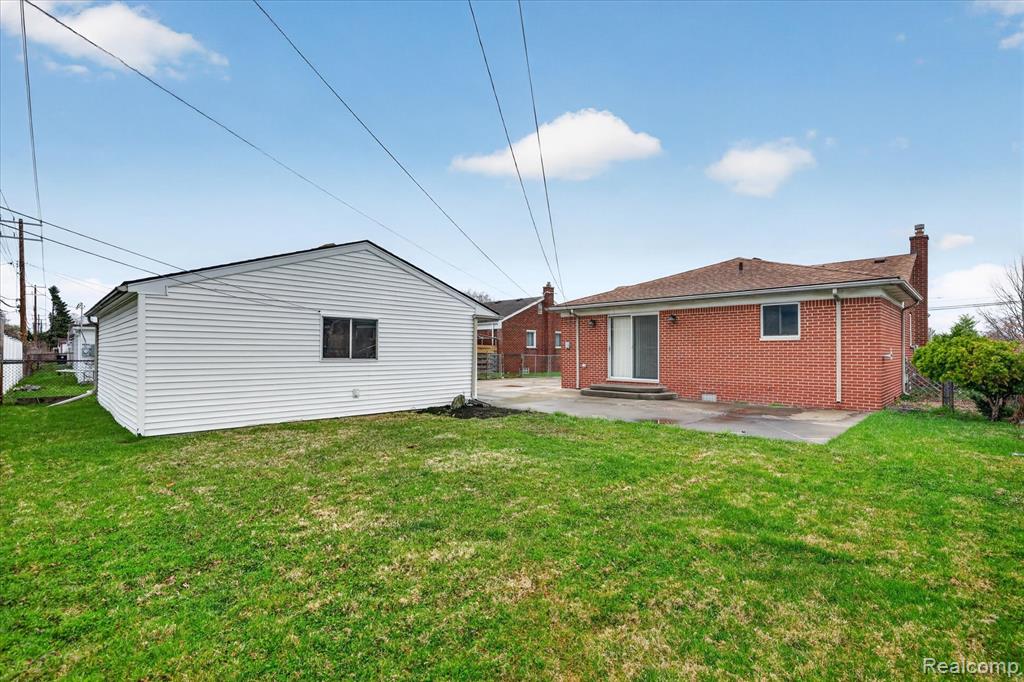 main property photo 23