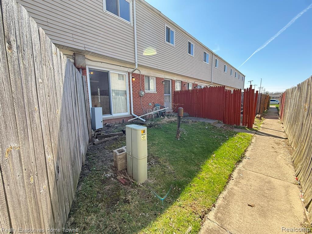 main property photo 23