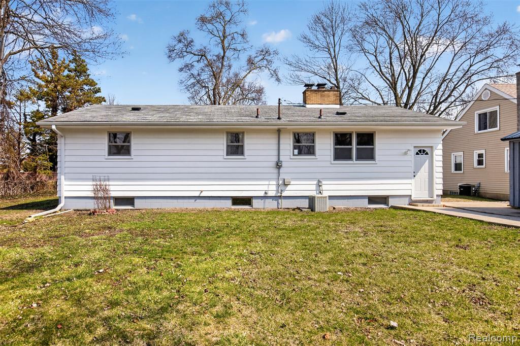 main property photo 28