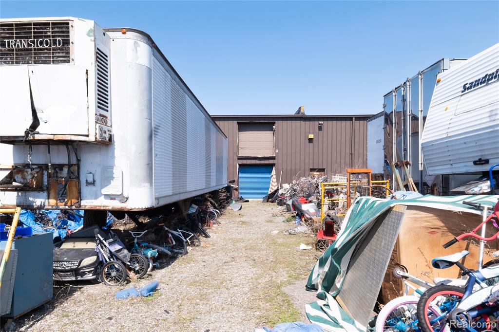 main property photo 18