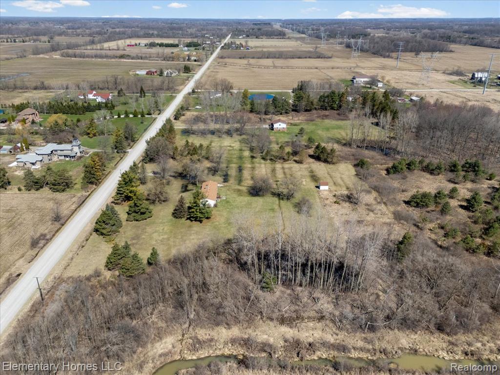 main property photo 9