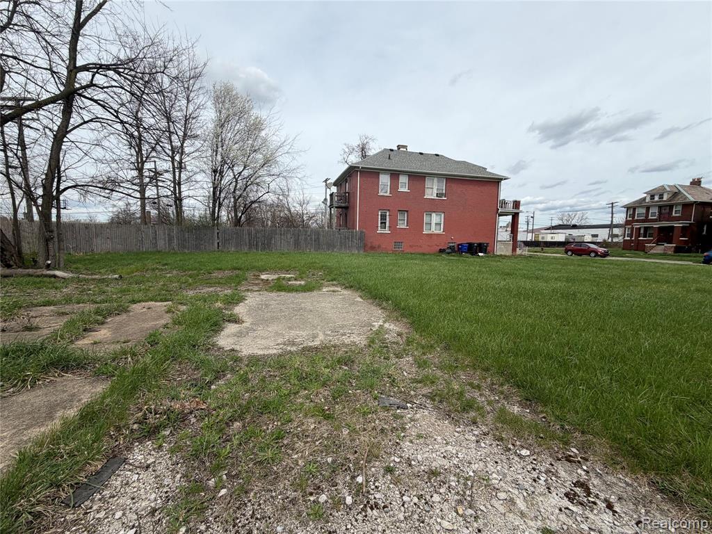 main property photo 4