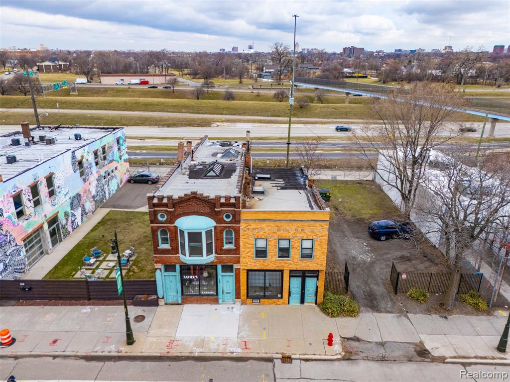 main property photo 17