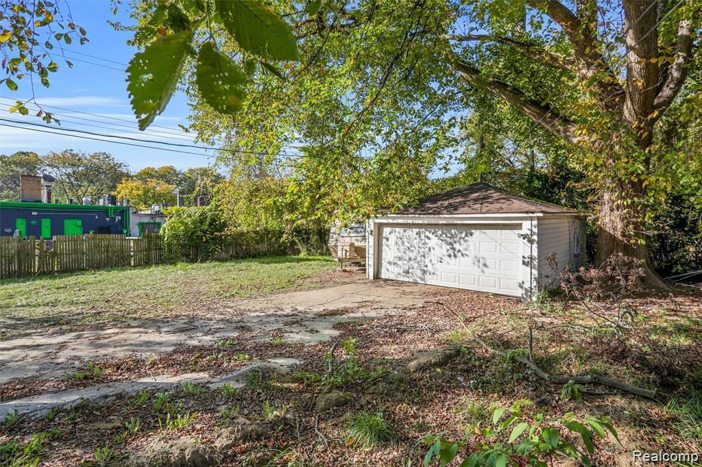main property photo 8