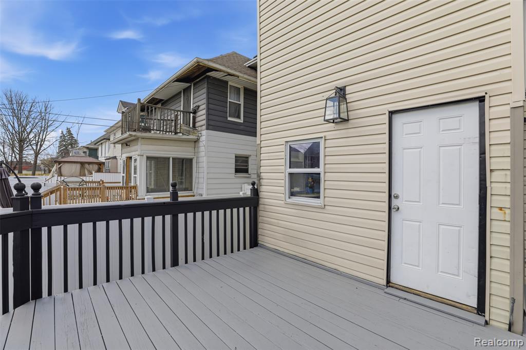main property photo 37