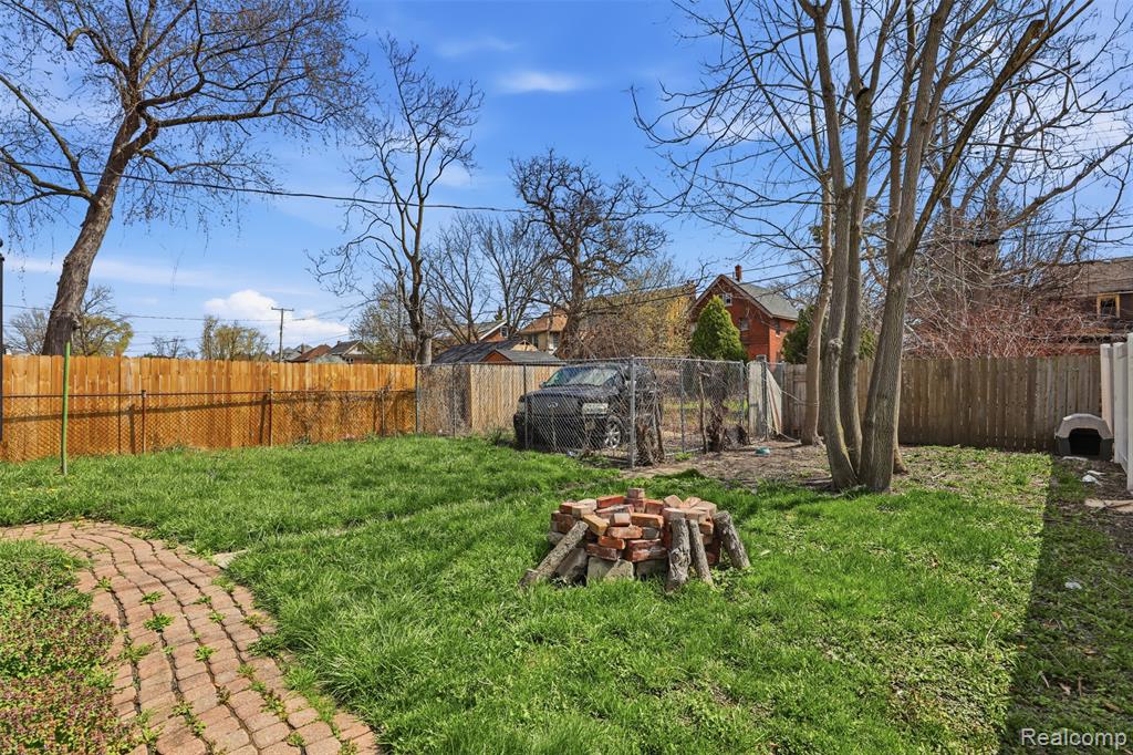 main property photo 38