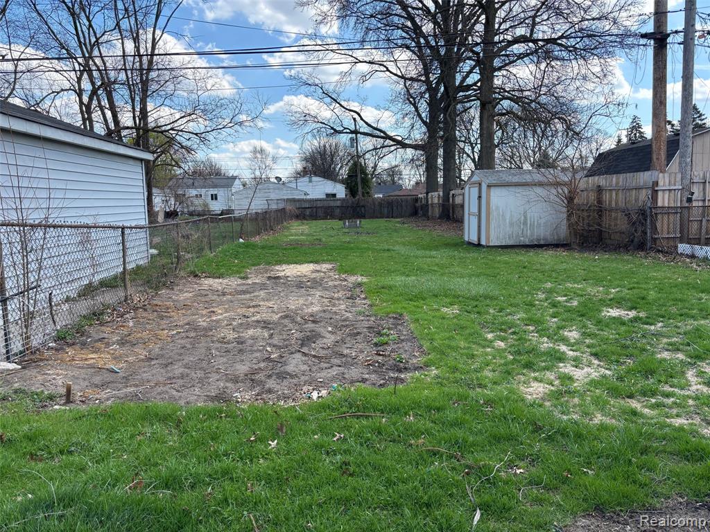 main property photo 17
