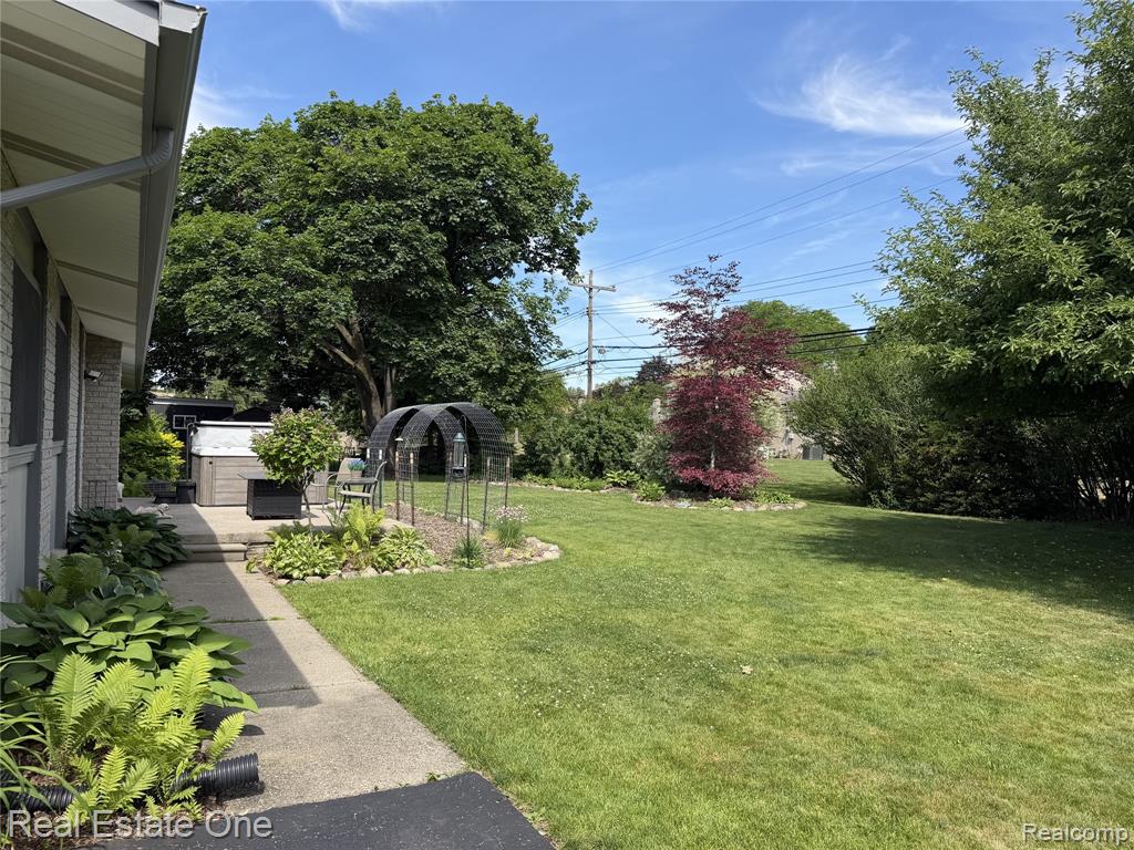 main property photo 29